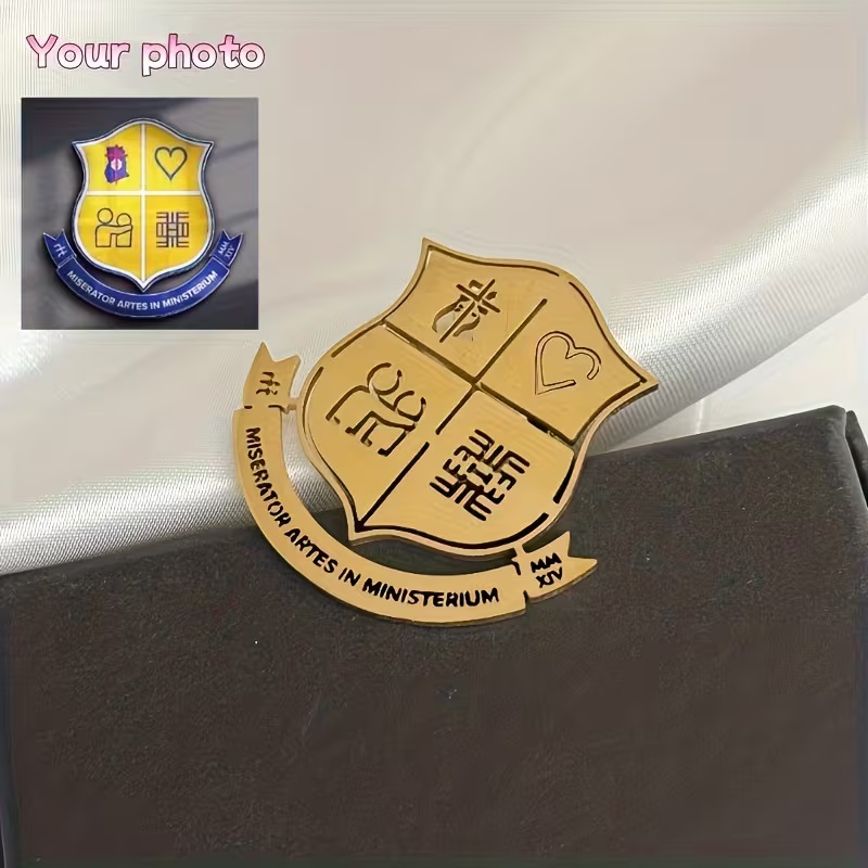 Spilla con logo personalizzato - Men Accessories Brooch recensione e prezzo
